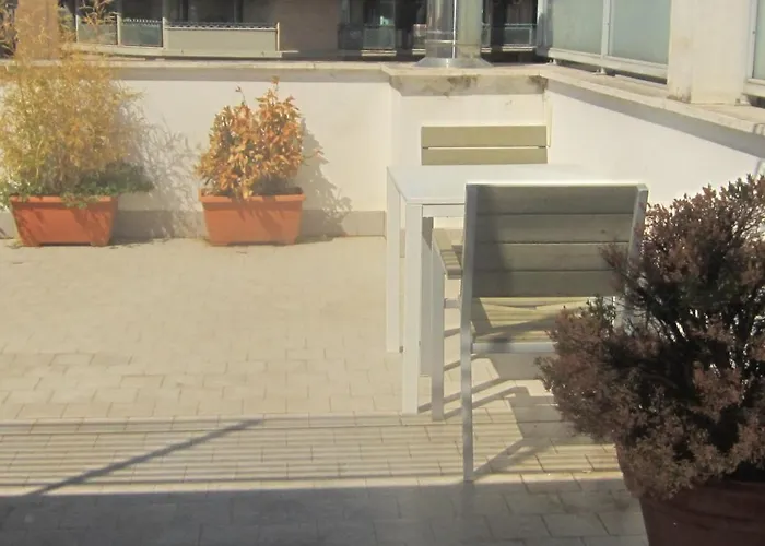 דירה Penthouse In Trastevere - Entire House רומא